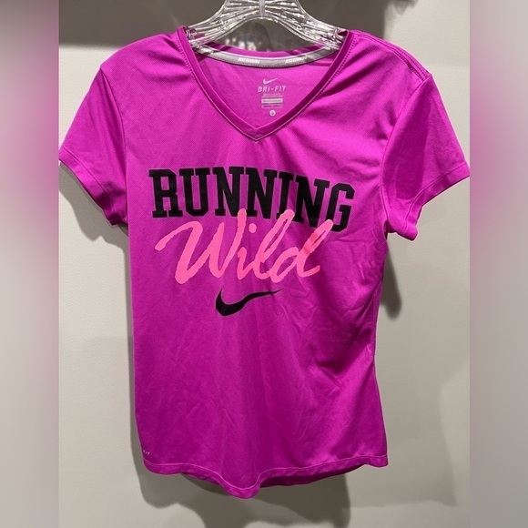 Nike Women's Running Wild Dri-Fit T-Shirt Size Small Fuchsia Pink - Picture 1 of 7
